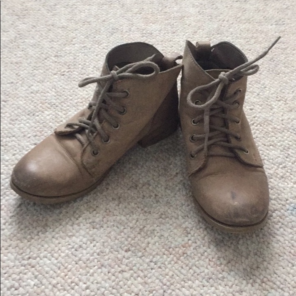 Steve Madden grey booties